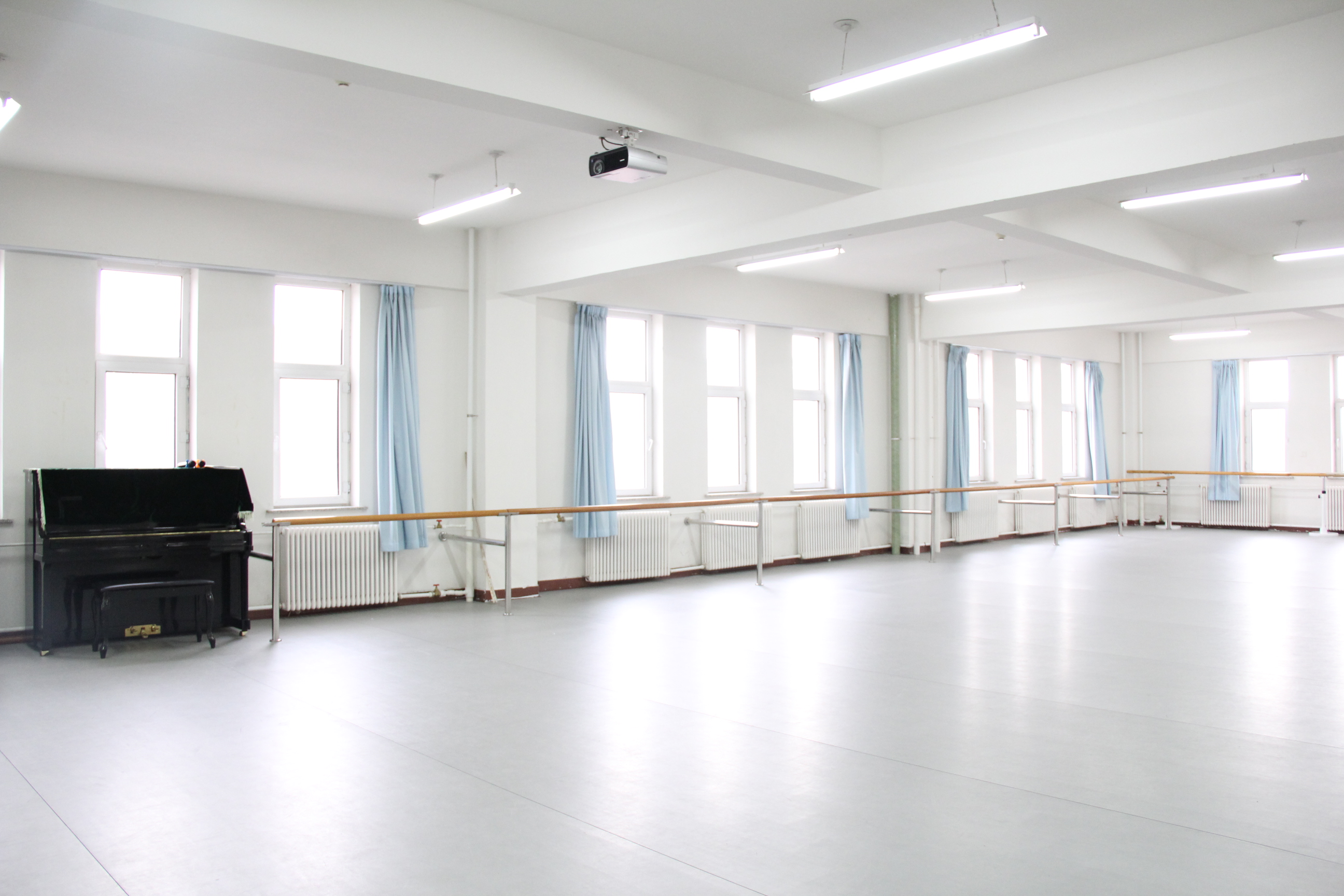 时代峰峻舞蹈教室图片图片